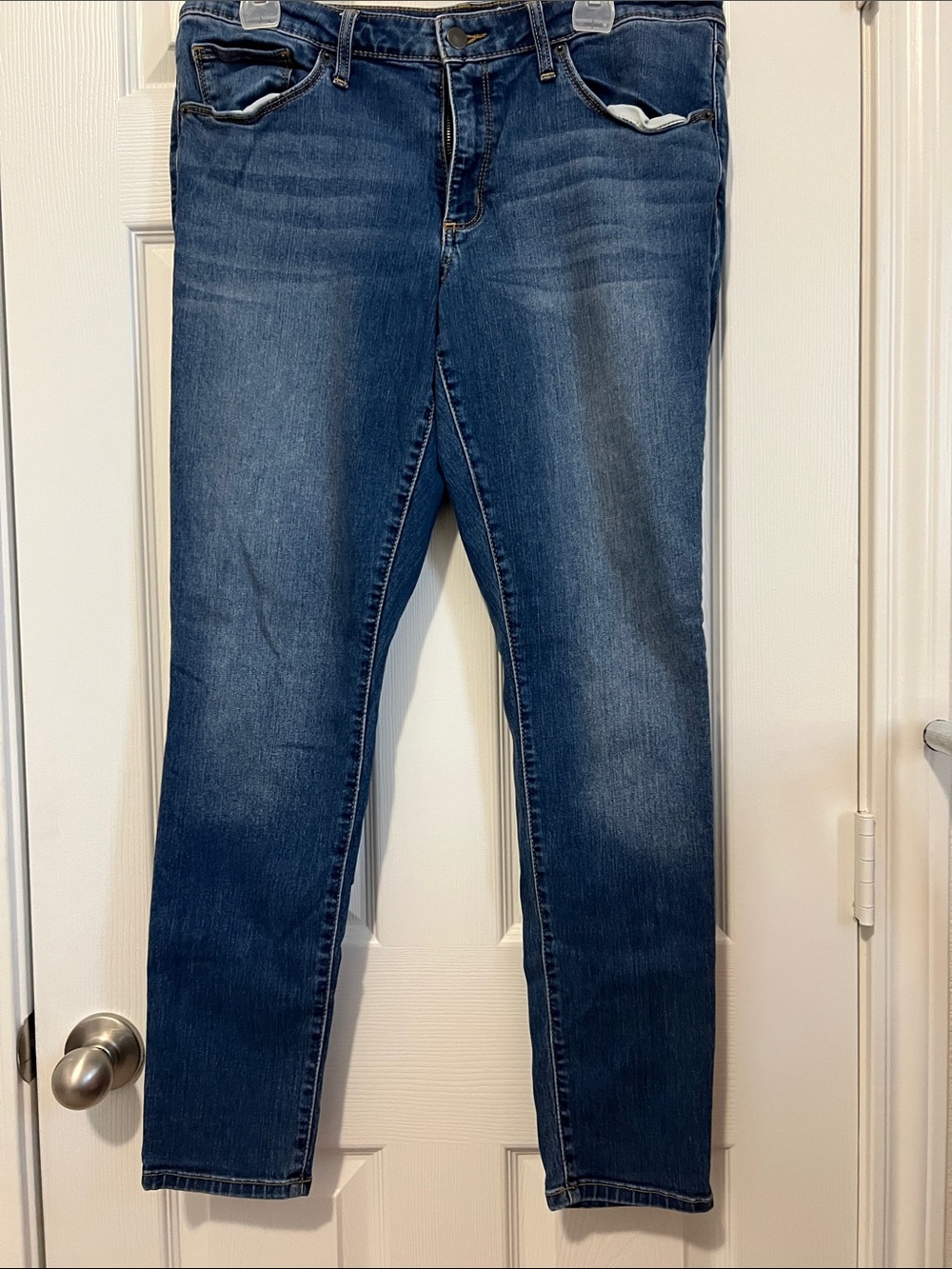 Universal Thread Women's Dark Blue Skinny Jeans